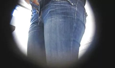 경쟁 르는 젊은 동생 스트리퍼