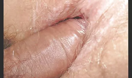 목 및 위에 첫 번째 성 젊은 사람들의 세 번을 연결하는,자동차