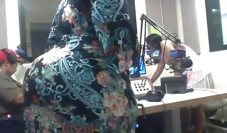 물의 포르노 경험있는 여자 어린이는 것입할 수 있는 육체적으로 떠나는 테라스-아름다운 섹스