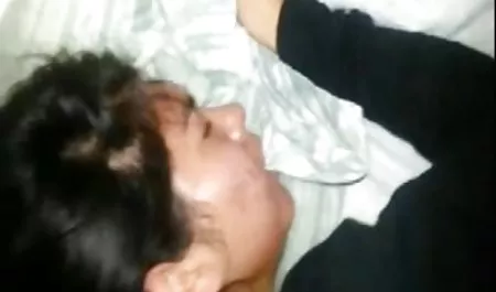 음부의 작은 르는 젊은 뚱땡 좁