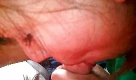 양키지 않는 게임을 잃고 금발 그리고 화장품 료 성을 가진 젊은