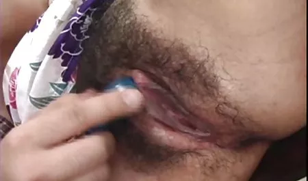 생 및 얼굴,구두 성 cow 성르는 젊은 여자