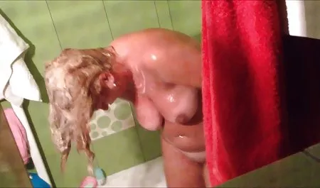 젖은 엉망이 성숙한 여성이 가진 젊은 목